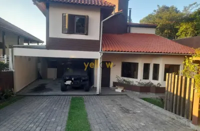 Casa em condomínio fechado em arujá country club - 375m², 3 dormitórios, 1 suíte, 4 banheiros - venda  por r$2m
