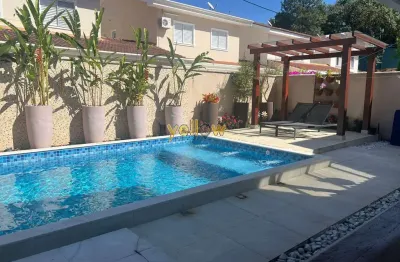 Casa em condomínio fechado no limoeiro arujá, 3 suítes, 183m²