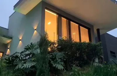 Casa de luxo em condomínio fechado em arujá - 4 dormitórios, 7 banheiros e 486m² por r$ 5 milhões para venda ou locação