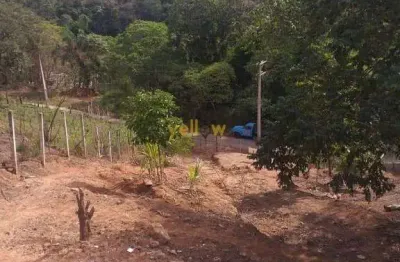 Casa à Venda em Cafundo, Santa Isabel, 1400m², 2 Quartos, R$200 mil