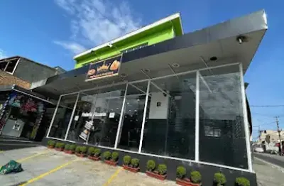 Vendo no Bairro da Ponte Rasa excelente prédio comercial Esquina
