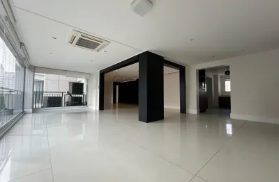 Vendo maravilhoso apartamento no bairro do Paraíso apenas 2 aptos por andar
