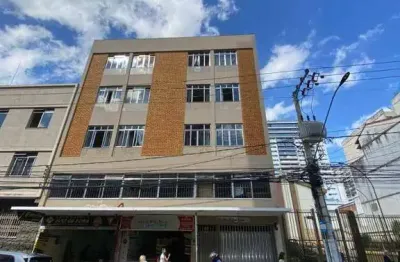 Apartamento com 100m² de 3/4 e uma vaga de garagem coberta no centro de juiz de fora mg