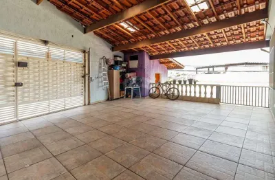 Casa Térrea à Venda na Vila Penteado na Zona Norte de São Paulo com 2 dormitórios e 3 Vagas e com 60m².