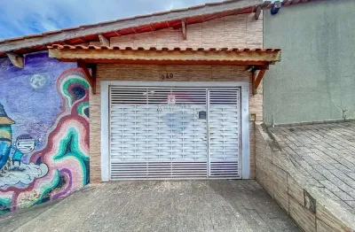 Casa térrea à venda na brasilândia: 2 dormitórios, 3 banheiros e 3 vagas por r$ 459.000,00