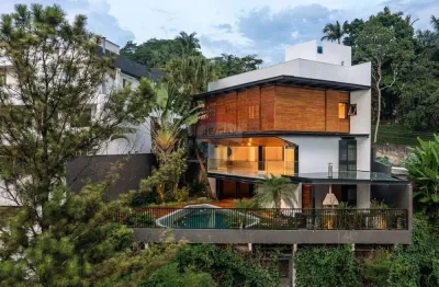 Sobrado em condomínio fechado com 4 dormitórios para locação na Vila Andrade!