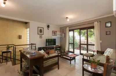 Sobrado moderno e espaçoso com 2 suítes e varanda – próximo ao horto florestal