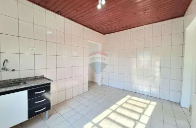 Casa com 2 quartos para alugar na Vila Carbone, São Paulo 
