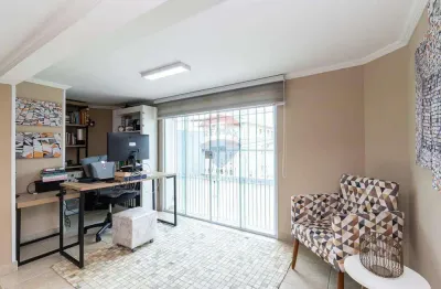 **excelente sobrado de 280 m² com 3 suítes, espaço gourmet e 2 vagas – porteira fechada na zona norte**
