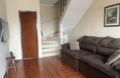 Sobrado 2 dormitórios, 2 vagas, 2 banheiros e lavabo no parque são luiz zona norte