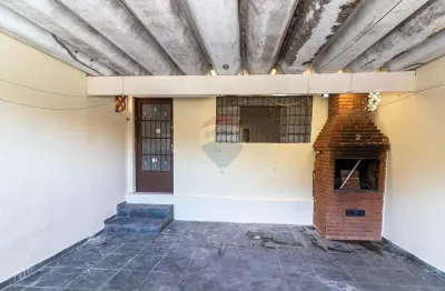 Casa térrea á venda na  Zona Norte: com 2 dormitórios, 1 banheiro, 4 vagas e com 145m²