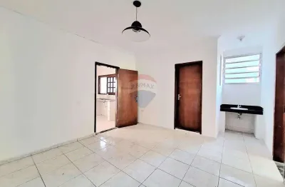 Casa com 2 quartos para alugar no Jardim Almanara, São Paulo 