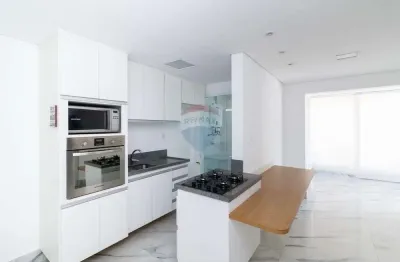 Apartamento pronto pra morar no Alto da Lapa: 60m2 + 2 vagas + depósito