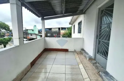 Casa térrea de 2 dormitórios amplos, com aproximadamente 15 m² cada dormitório
