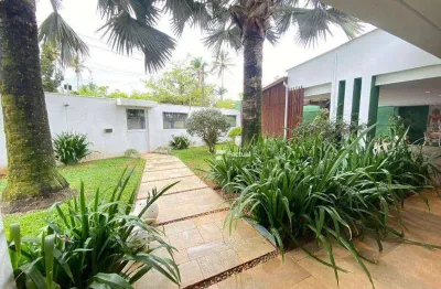 Casa de esquina  ótima oportunidade para comércio, spa, pousada ou hotel