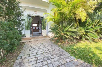 Apartamento apenas 50 metros da praia com vista para o mar.