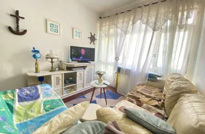 Apartamento à venda  a 2 quadras da praia da enseada - guarujá/sp.