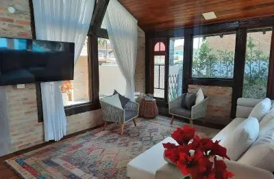 Casa com 4 dormitórios à venda, 288 m² por r$ 2.250.000,00 - acapulco - guarujá/sp