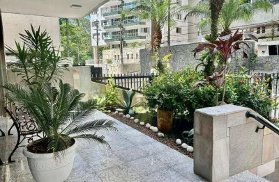 Apartamento à venda na Praia de Pitangueiras no Guarujá - SP.