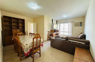 Apartamento localizado à 2 quadras do mar na praia da enseada região do aquário no guarujá.