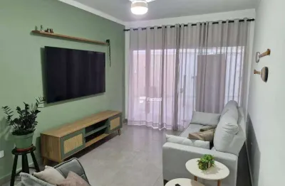 Casa para venda localizado apenas 2 quadras do mar na Praia da Enseada no Guarujá, região da Brunella.