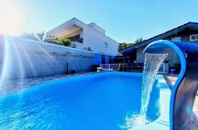 Casa com 3 quartos à venda na Avenida Humberto Pietro Peres, 1094, Jardim Guaiuba, Guarujá