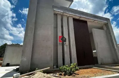 Casa com piscina e 03 quartos sendo 01 suíte no cond. mariposas!