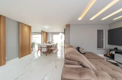 Casa nova em condomínio, 03 quartos 01 suíte e rooftop amplo!