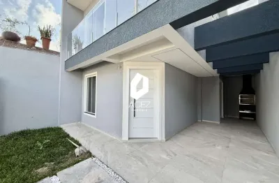 Sobrado com 02 quartos 01 suíte, sacada, aceita permuta, à venda no fazendinha.