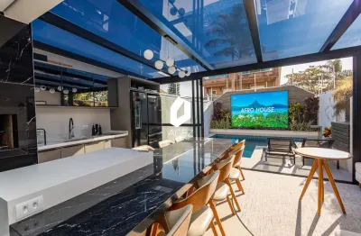 Casa triplex frente mar à venda em matinhos balneário betaras porteira fechada!