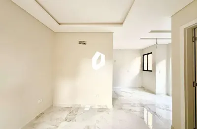 Sobrado novo com 04 quartos, 2 suítes, quintal e um terraço amplo!