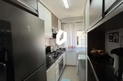 Apartamento a venda com 2 quartos, móveis planejados e sacada