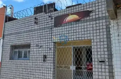 Casa padrão / casa padrão em natal / casa em rua pública / casa no bairro alecrim