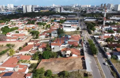Terreno/ avenida comercial/loja de carros/ clinica/ loja de paisagismo/ predio de escritorios/ bar/ restaurante/ bairro candelaria/ av. antoine de saint exupery/ casa