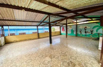 Lote à venda com escolinha e uma casa, independência - barreiro/mg