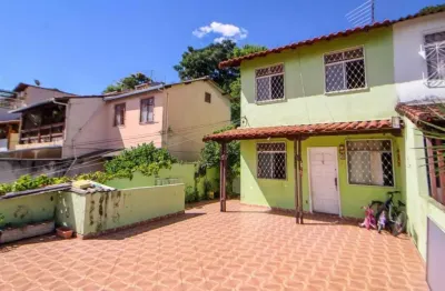 Casa à venda na Rua Luiz Carlos Ribeiro, 291, Teixeira Dias, Belo Horizonte