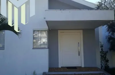 Casa à venda em condomínio portal da serra , marília com 04 suítes ,piscina , área gourmet, portaria e ronda 24 hr.