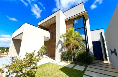 Luxuosa casa com piscina no cidade das flores – caldas novas/go