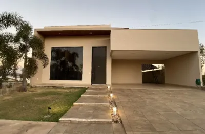 Casa exclusiva e luxuosa a venda em condomínio fechado com segurança 24h em caldas novas/go