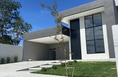 “Encantadora Casa à venda em Caldas Novas no condomínio Marinas DI Caldas / 3 quartos, suíte com closet, piscina aquecida e mais'