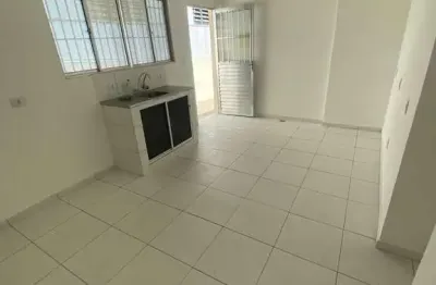 Casa com 1 quarto para alugar na Rua Barvança, Jardim Têxtil, São Paulo