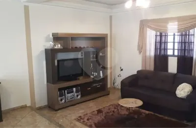 Casa térrea à venda com 3 quartos, sendo 1 suíte,  em parque dos timburis, são carlos - sp