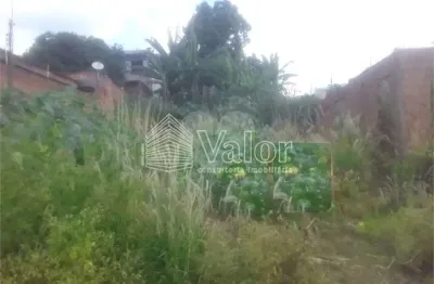 Terreno à venda na Rua José Lotumulo, Cidade Aracy, São Carlos
