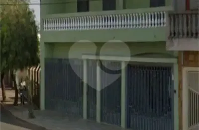 Sobrado à venda com 3 quartos, sendo 1 suíte,  em vila santa madre cabrini, são carlos - sp