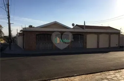 Casa à venda com 3 quartos, sendo 1 suíte,  em vila carmem, são carlos - sp