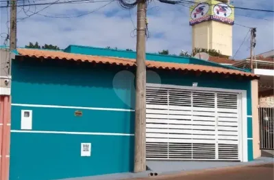 Casa térrea à venda com 3 quartos, sendo 1 suíte,  em núcleo residencial silvio vilari, são carlos - sp