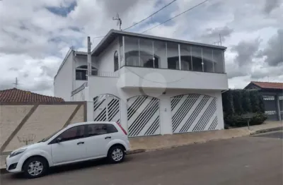 Sobrado à venda com 4 quartos, sendo 1 suíte,  em jardim beatriz, são carlos - sp