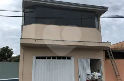 Sobrado à venda com 3 quartos, sendo 1 suíte,  em loteamento municipal são carlos 4, são carlos - sp