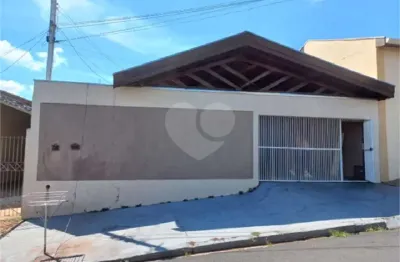 Casa térrea à venda com 3 quartos, sendo 1 suíte,  em jardim nova são carlos, são carlos - sp