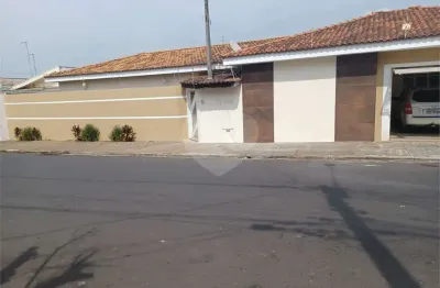 Casa térrea à venda com 3 quartos, sendo 2 suítes,  em parque santa felícia jardim, são carlos - sp